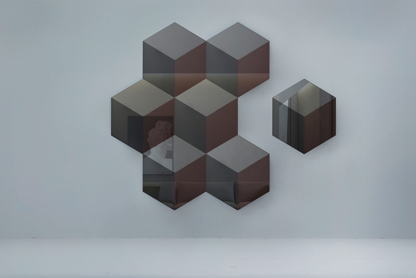 Hexa Modular Mirror - Modular Mirror / Carlos Soriano